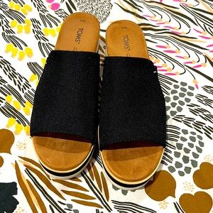 Toms wedges size 6.5